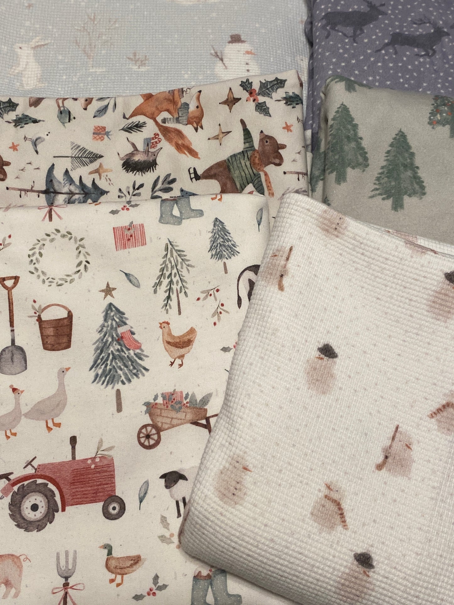 Bundle 19 - 5+ yds Family Fabrics Bundle - Winter Themed