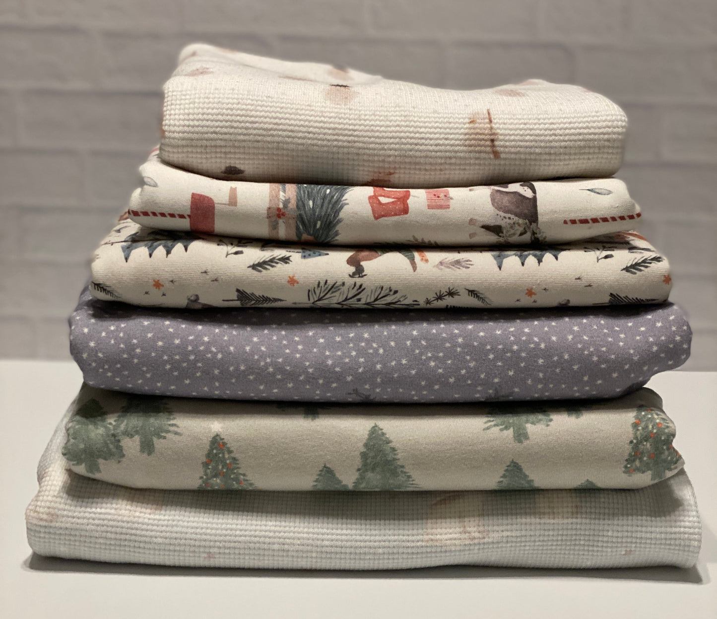 Bundle 19 -  5+ yds Family Fabrics Bundle - Winter Themed