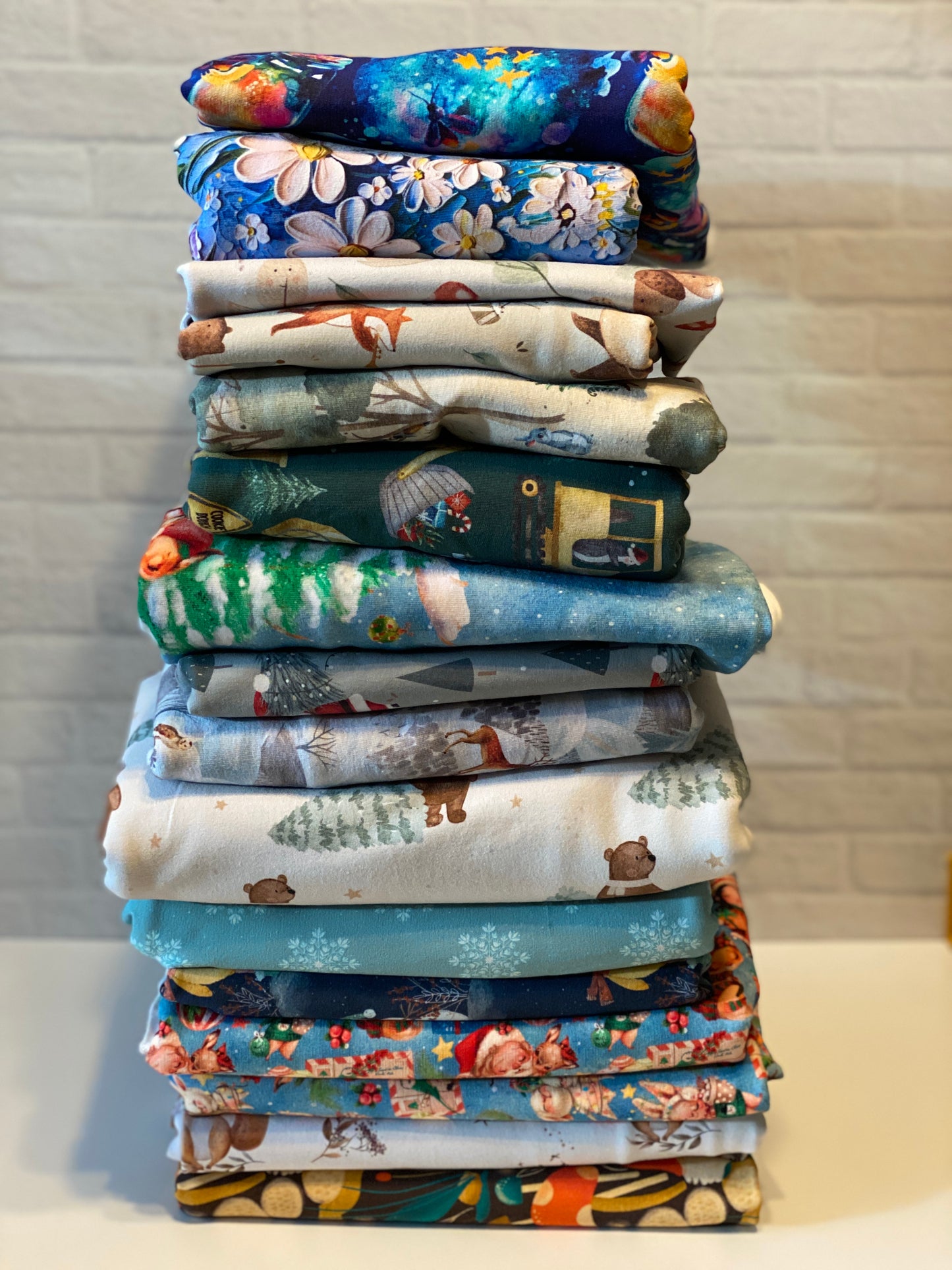 Bundle 22 -  12.5+ yds Reactive-printed and European Bundle