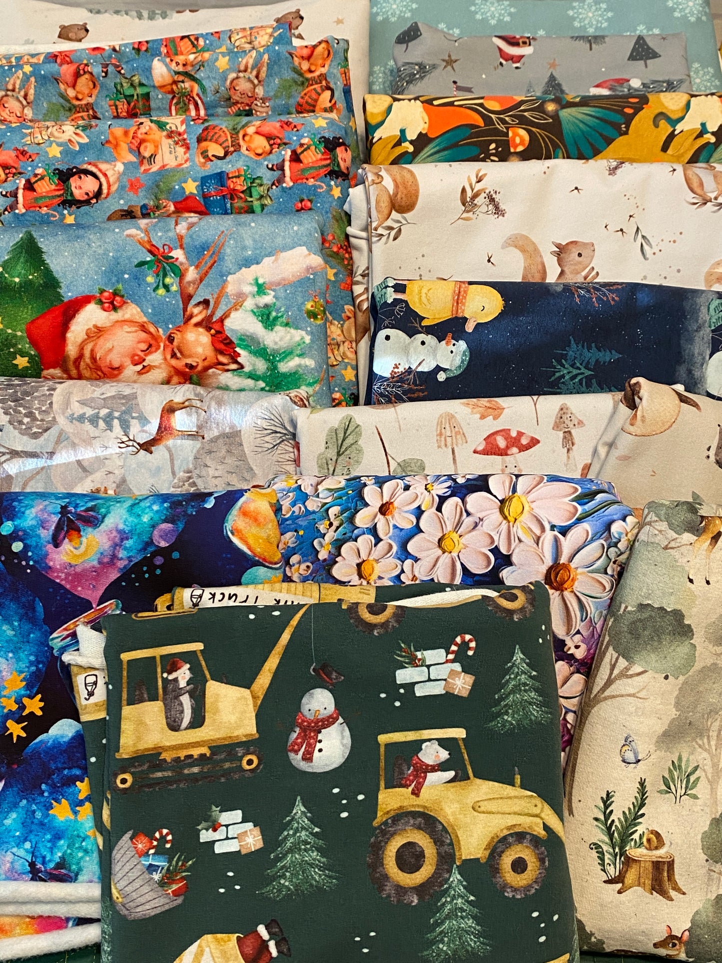 Bundle 22 -  12.5+ yds Reactive-printed and European Bundle